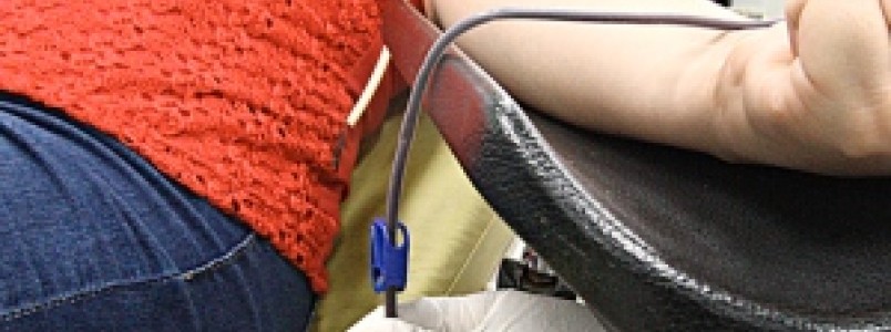 Há 30 anos, Hemominas incentiva jovens a doarem sangue em ação com escolas